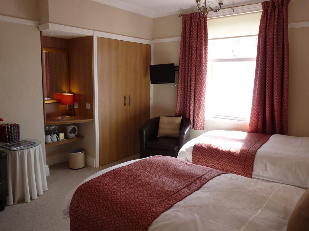 Cornerways Guest House Llandudno Exterior photo