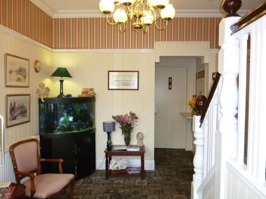 Cornerways Guest House Llandudno Exterior photo